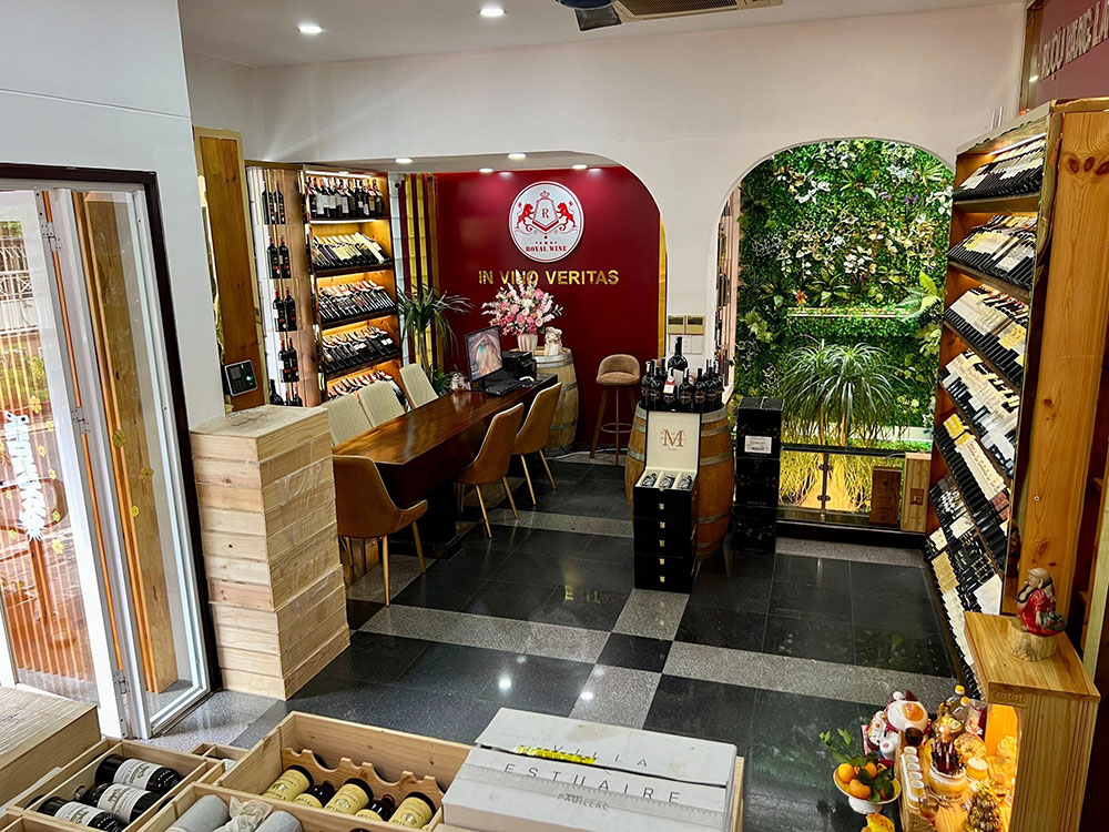 cửa hàng hầm rượu tân bình