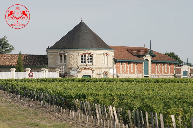 Lâu đài Chateau Durfort Vivens
