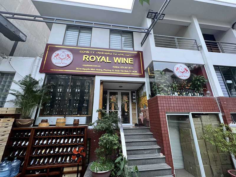 Royal Wine Nguyen Minh Hoang