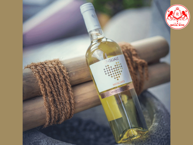 Rượu vang trắng ngọt Sensuale Moscato nhập khẩu nguyên chai từ Ý
